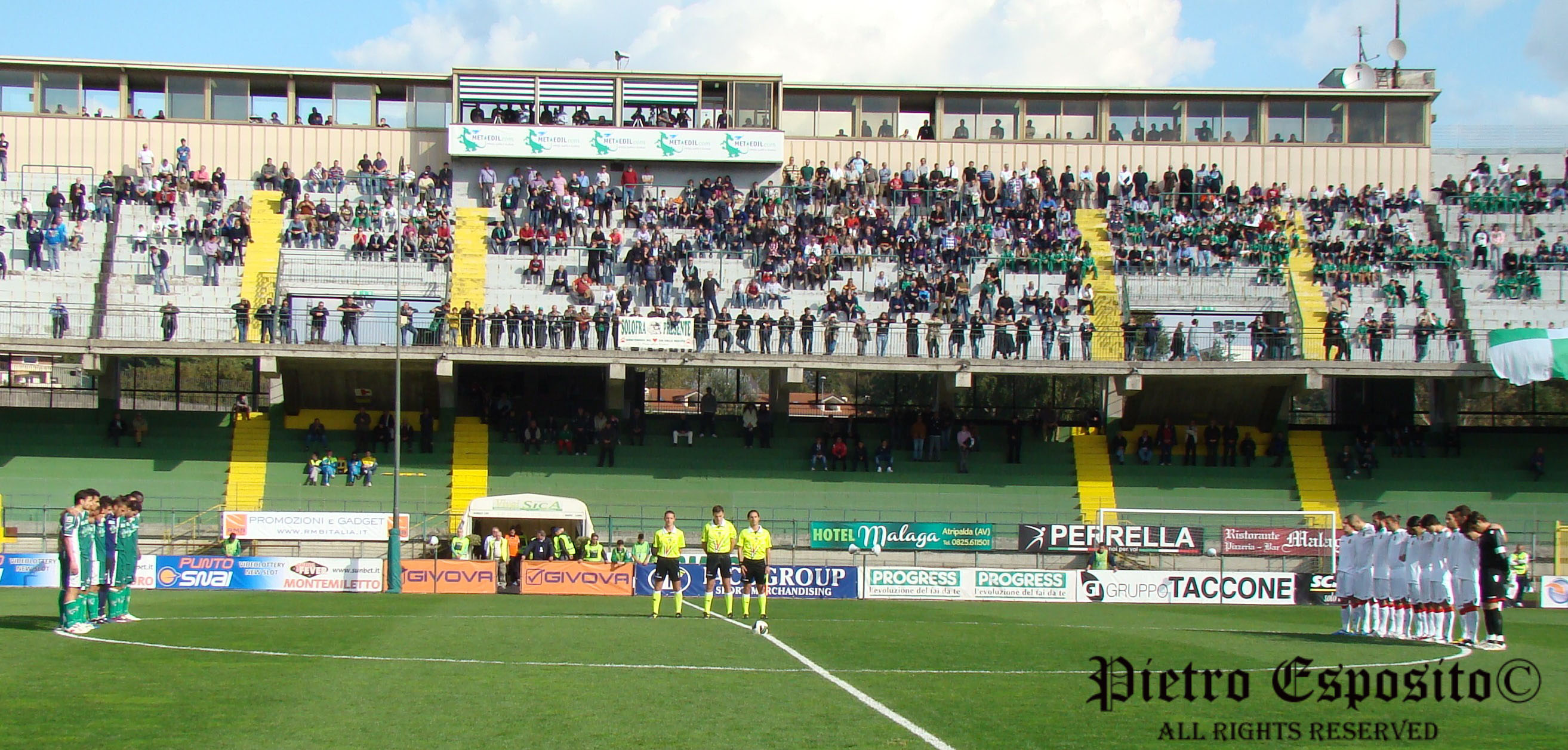 Avellino, Al Partenio-Lombardi Un BUCarO Nell'acqua. La Ternana Fa Tris ...