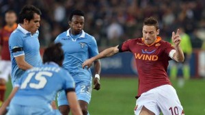 Totti in azione nel derby (immagine dal web)