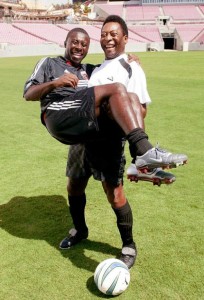 Freddy Adu con Pelé  (fonte foto www.diez.hn)