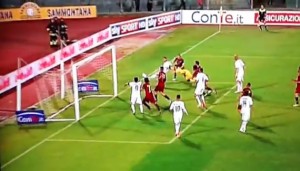 Il gol di Turchi che fissa il 2-2 tra Livorno e Virtus Lanciano